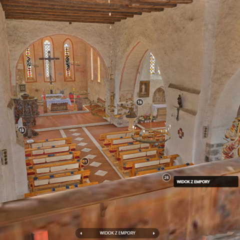 Powiększ obraz: Wnętrze kościoła widziane z empory organowej ze znacznikami z modelu 3D